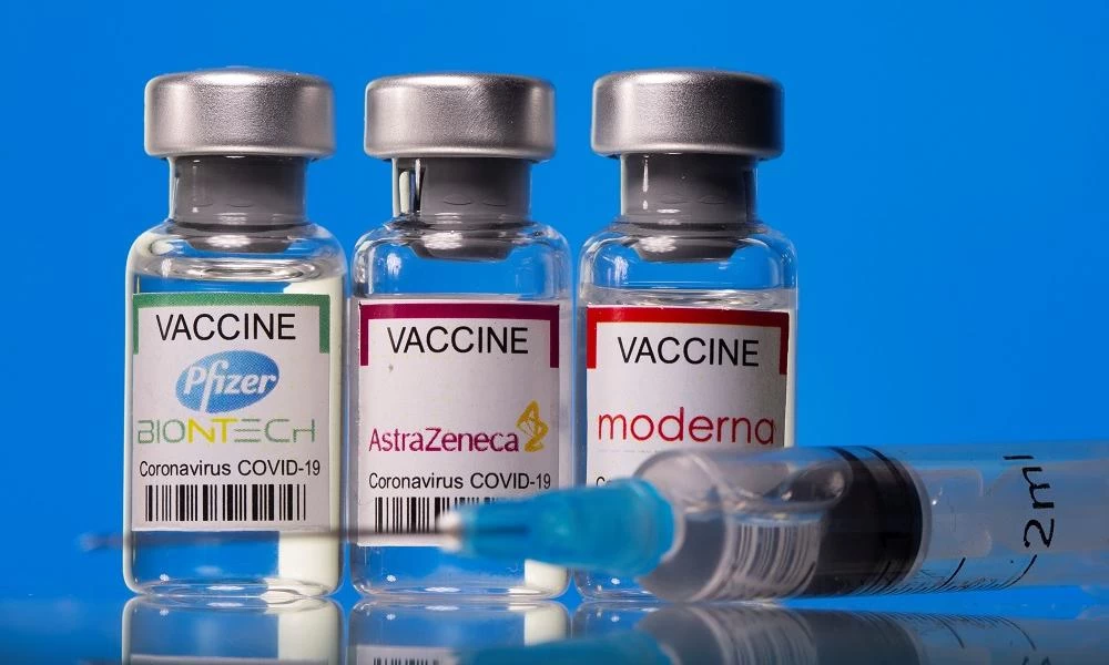 Γι' αυτό έχουν λυσσάξει: Pfizer, BioNTech και Moderna κερδίζουν 1.000 δολάρια το δευτερόλεπτο!